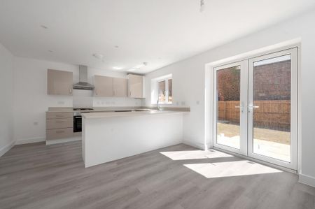 3 bedroom end of terrace house to rent - Photo 3