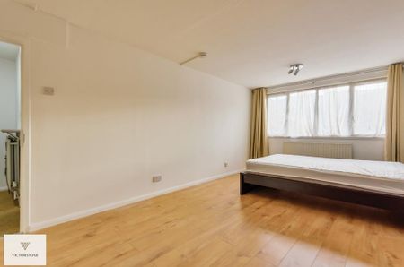 4 bedroom flat to rent - Photo 4