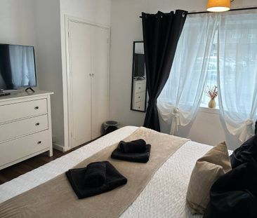 2 Bed Flat, Moffat Court, SW19 - Photo 6