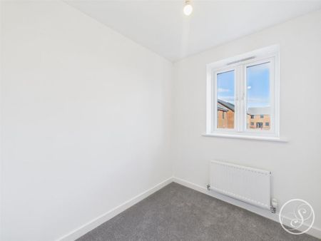 3 bedroom semi-detached house to rent - Photo 5