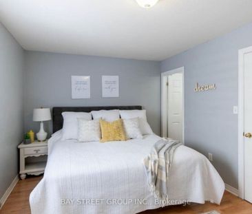 Detached Home For Lease | X8147144 - Photo 2