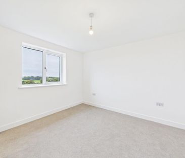 4 bedroom detached house to rent - Photo 3