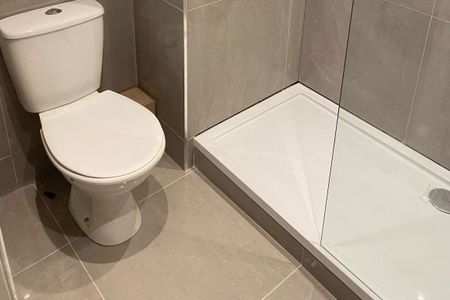 2 Bed Flat - Photo 5