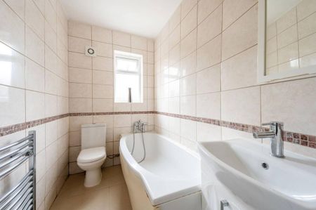 3 bedroom terraced house to rent - Photo 5