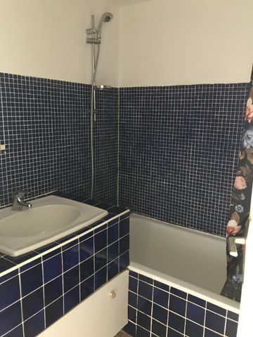 Arles proche centre T2 de 53m² avec mezzanine, - Photo 4