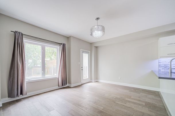 For Lease - 56 North Lake Road Unit# #22, Richmond Hill, Ontario - Photo 1