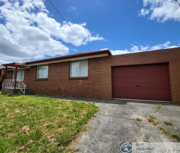 27 Kernot Crescent, Noble Park North - Photo 1