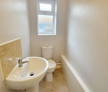 3 bedroom terraced house to rent - Photo 6