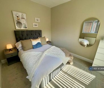 1 bedroom in a house share to rent - Photo 4