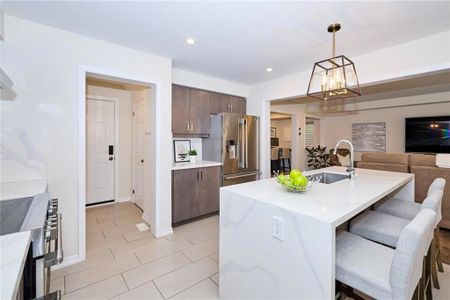 For Lease - 7830 Buckeye Crescent, Niagara Falls, Ontario - Photo 2