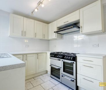 Richmond Terrace, Nr Train Station, Darwen - Photo 1