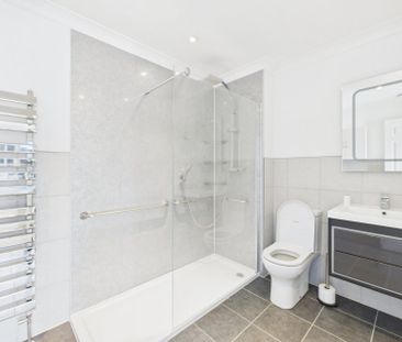 Oakfield Close, Amersham, Buckinghamshire,HP6 - Photo 2