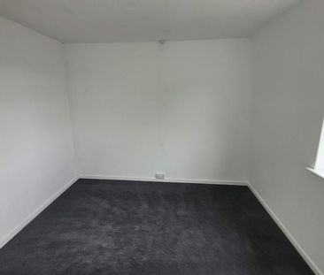 4 bedroom semi-detached house to rent - Photo 5