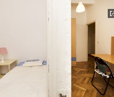 madrid, Community of Madrid 28015 - Photo 5