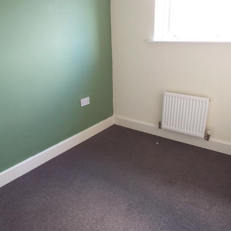 4 bedroom terraced house to rent - Photo 1