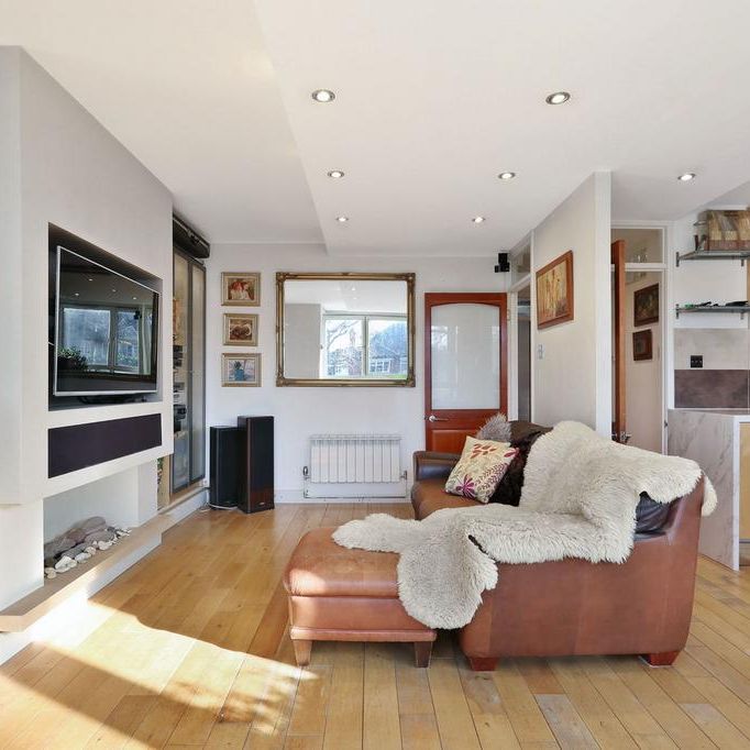 2 bedroom flat to rent - Photo 1