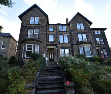 1 bedroom Flat in Springwood Road, Leeds - Photo 3