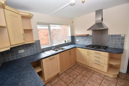 6 bedroom house to rent - Photo 3