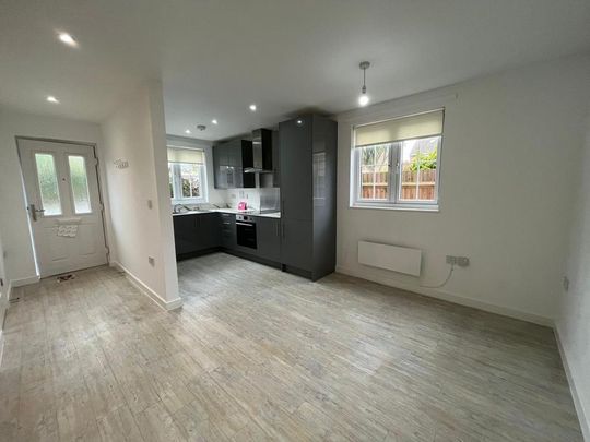 3 bedroom terraced house to rent - Photo 1