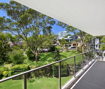 OVERSIZED APARTMENT IN PRIME EASTERN HILL POSITION - Photo 4