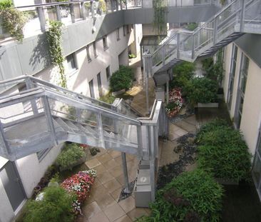 2 bedroom Flat To Let - Photo 4