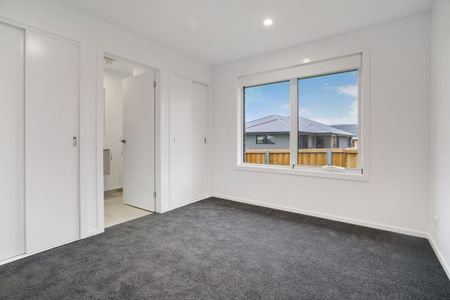 Modern Three Bedroom Villa Unit - Photo 5