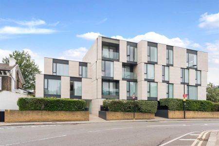 3 bedroom flat to rent - Photo 4