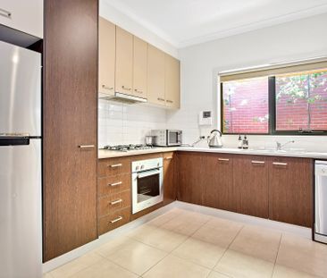Charming One-Bedroom Gem in Prime Location – Perfect for Modern Liv... - Photo 3
