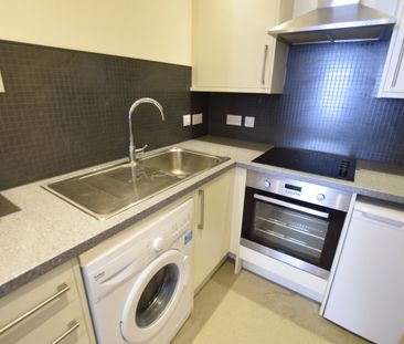 Studio flat to rent in St Peters Road, Bournemouth, BH1 - Photo 3