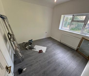 4 bedroom semi-detached house to rent - Photo 4