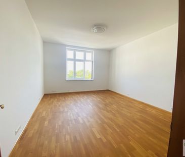 WUNDERSCHÖNE 2 ZIMMER WOHNUNG MIT WEITBLICK DIREKT BEI DER U1 - Photo 4