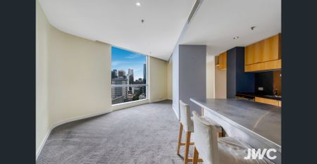 75sqm Central CBD apartment with spectacular 270 degree views - Photo 2