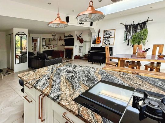 Westmead, Windsor, Berkshire, SL4 3NN - Photo 1