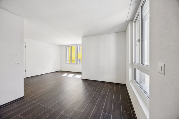 ERSTVERMIETUNG: 1.5-Zimmerwohnung an bester Lage in Zürich-Oerlikon - Photo 1