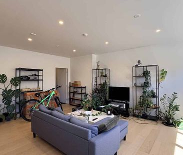 Spacious 4-Bedroom Apartment - Photo 1