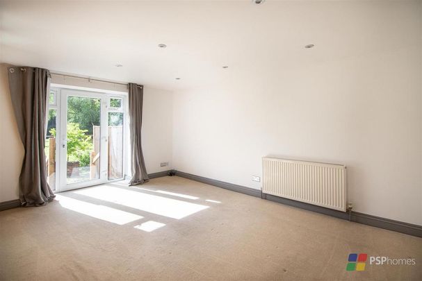 5 bedroom barn conversion to rent - Photo 1