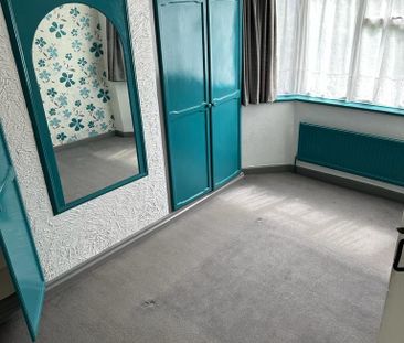 4 bedroom semi-detached house to rent - Photo 4