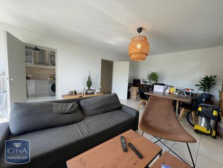 Location Appartement 4 pièces 86m² MONTFAVET 84140 - Photo 3