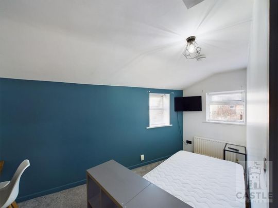 6 bedroom house of multiple occupation to rent - Photo 1