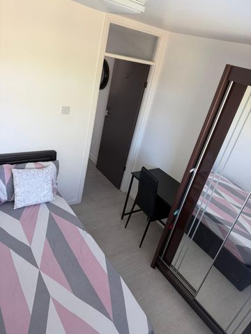 En-suite Room for Single working person- £650 - Photo 3