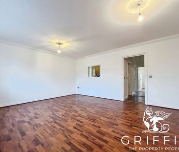 Noak Hill Road, Billericay, CM12 - Photo 3