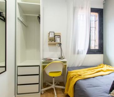 Calle de Bolivia, Madrid, Community of Madrid 28016 - Foto 6