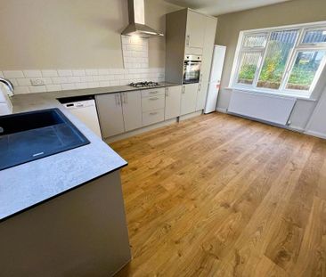 2 bedroom semi-detached house to rent - Photo 6