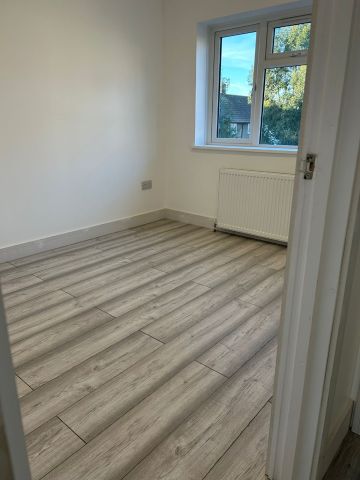 3 Bed End Terrace, Bournbrook Road, SE3 - Photo 4