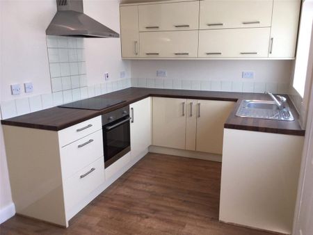 3 bedroom terraced house to rent - Photo 5