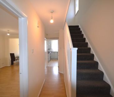 3 bedroom end of terrace house to rent - Photo 5