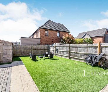 Jelley Way, GU22 - Photo 4
