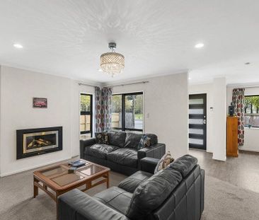 Charming 3BR Home In New Brighton - Photo 4