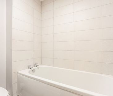 2 bedroom semi-detached house to rent - Photo 3