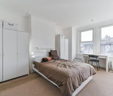 3 bedroom end of terrace house to rent - Photo 4